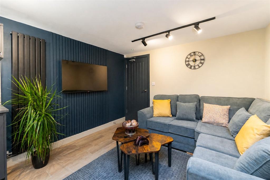 House in Birmingham, West Midlands - View 4