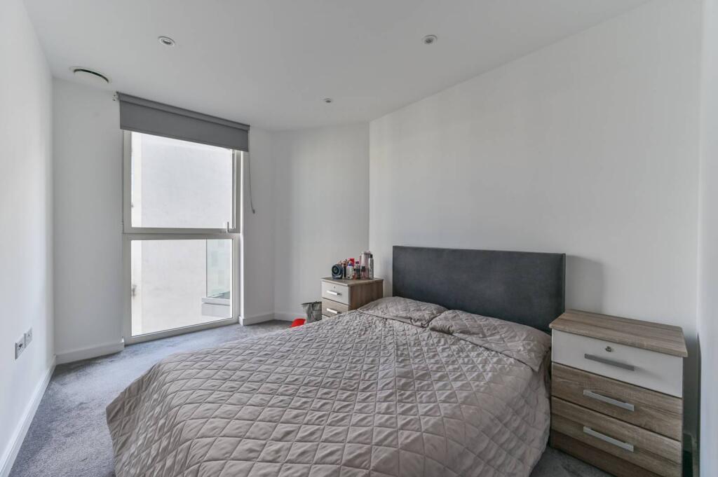 Apartment in London - More
