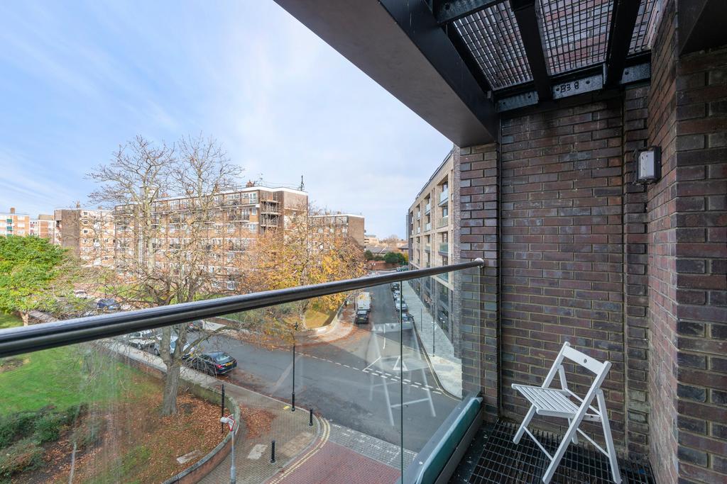 Apartment in London - View 2