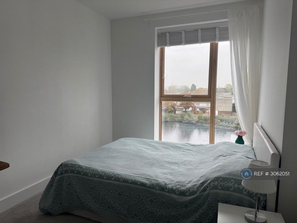 Apartment in London, Southmere, West Heath - More