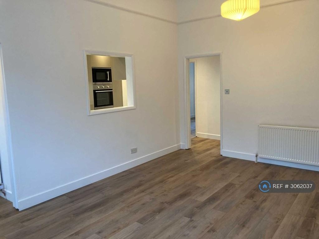 Apartment in London - View 3