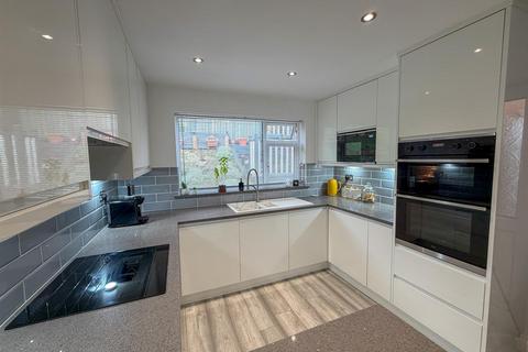 2 bedroom bungalow for sale, Station Road, Trevor, Llangollen