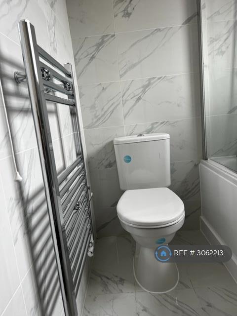 House in Hounslow - View 2