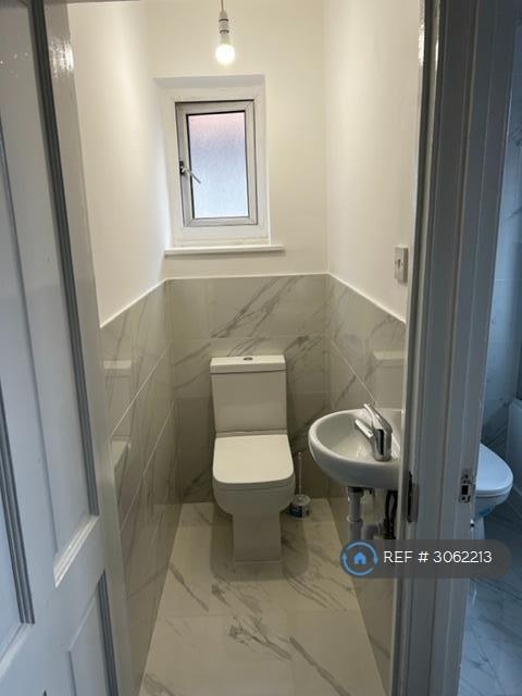 House in Hounslow - View 3