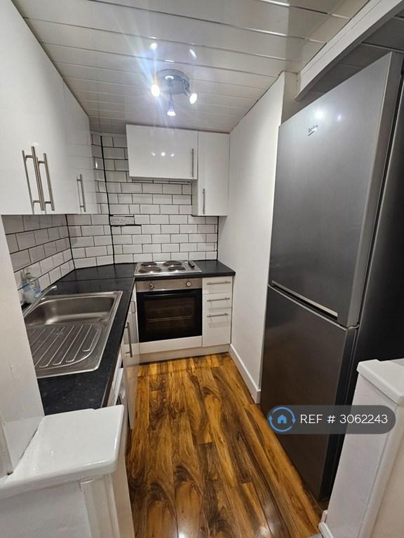 Davis St, Rotherham, S65 Studio to rent - £500 pcm (£115 pw)