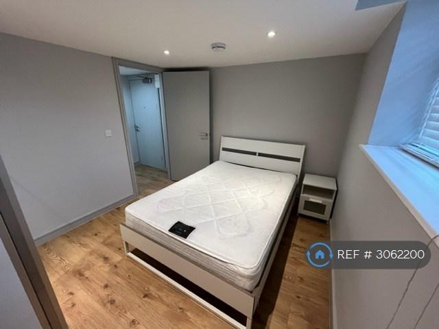 Apartment in Liverpool - More