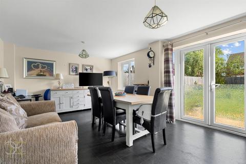 4 bedroom detached house for sale, Harding Way, Evesham WR11