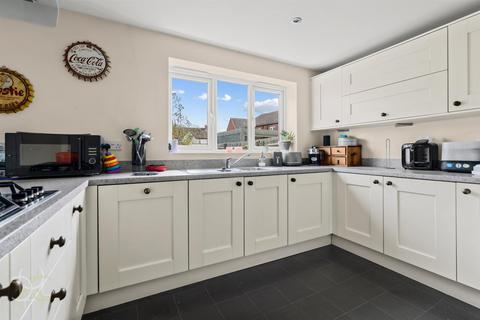 4 bedroom detached house for sale, Harding Way, Evesham WR11