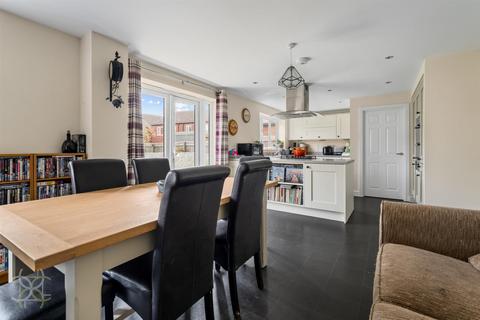 4 bedroom detached house for sale, Harding Way, Evesham WR11