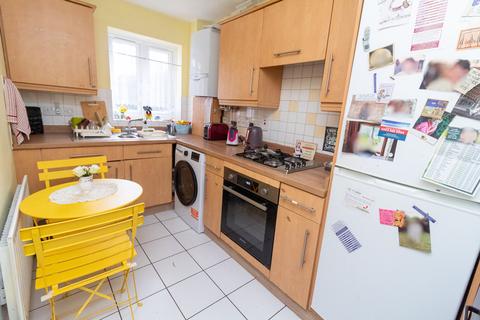 2 bedroom flat for sale, Midsummer Court, Cranmer Road, HA8