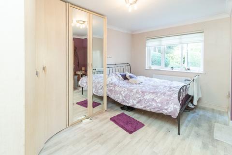 2 bedroom flat for sale, Midsummer Court, Cranmer Road, HA8