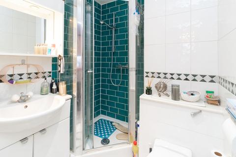 2 bedroom flat for sale, Midsummer Court, Cranmer Road, HA8