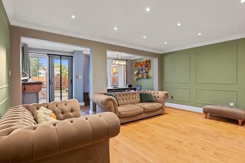 3 bedroom terraced house for sale, Crouch Street, Noak Bridge, SS15