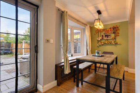 3 bedroom terraced house for sale, Crouch Street, Noak Bridge, SS15