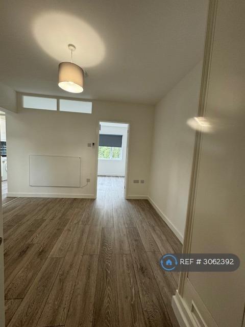 Apartment in London - View 2
