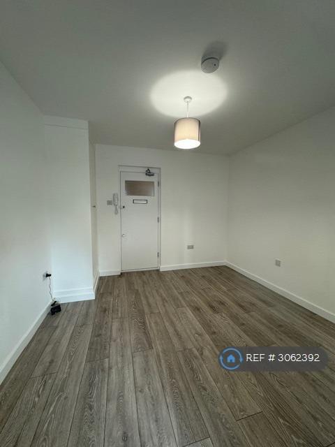 Apartment in London - View 3