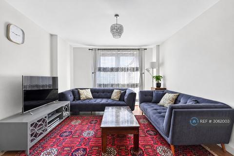2 bedroom flat to rent, Hertford House, Northolt, UB5