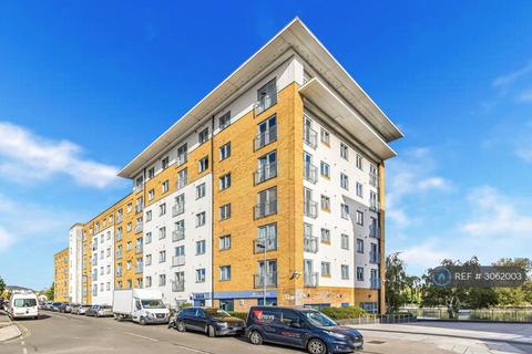 2 bedroom flat to rent, Hertford House, Northolt, UB5