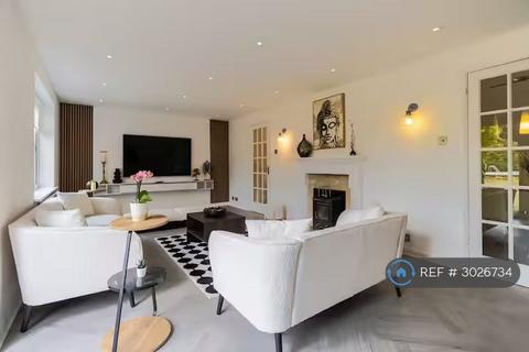 4 bedroom detached house to rent, Buckingham Road, Milton Keynes, MK3