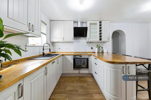 4 bedroom detached house to rent, Downland, Milton Keynes, MK8