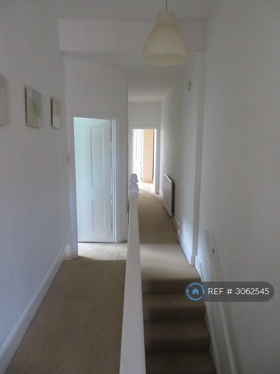 Apartment in London, Leytonstone - More