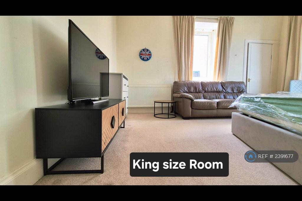 Apartment in Clydebank - View 3