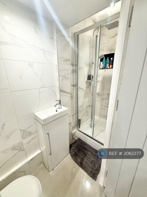 House in London - View 5
