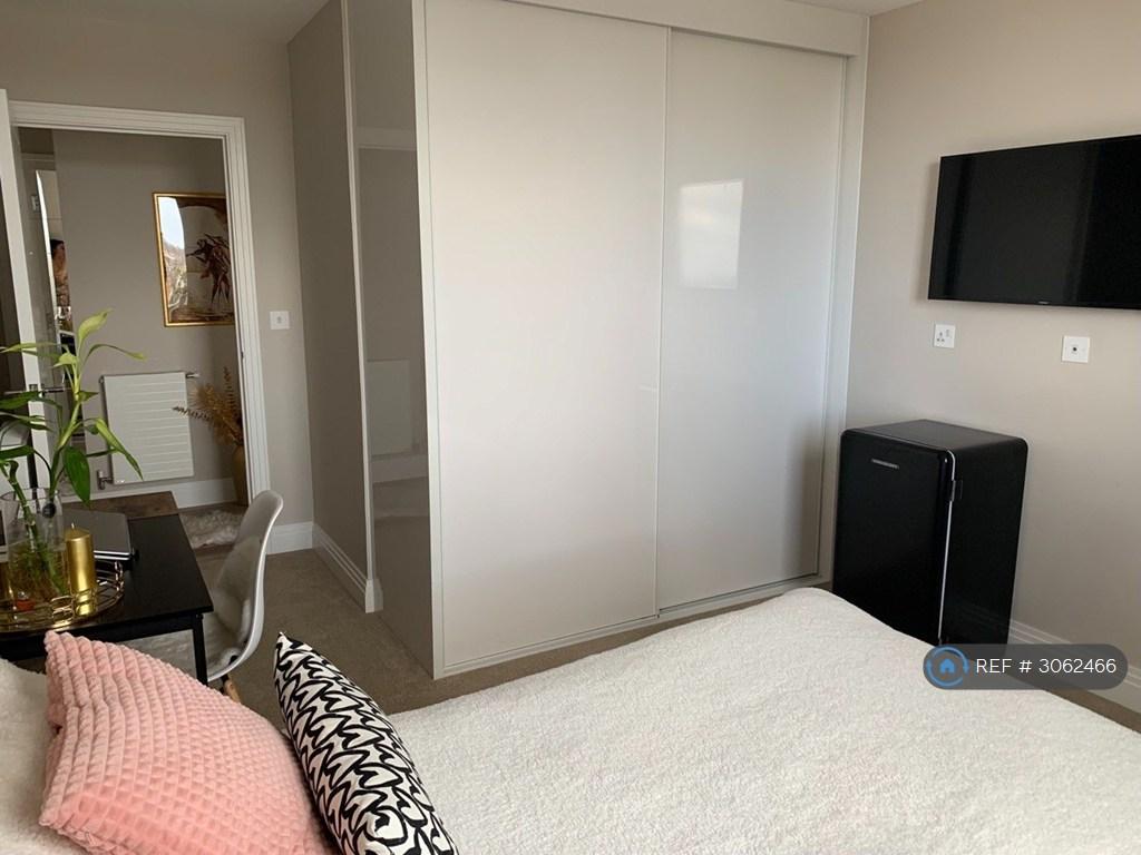 Apartment in London, New Southgate - More