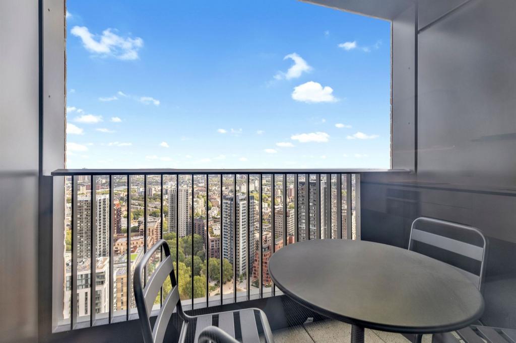 Apartment in London - View 4
