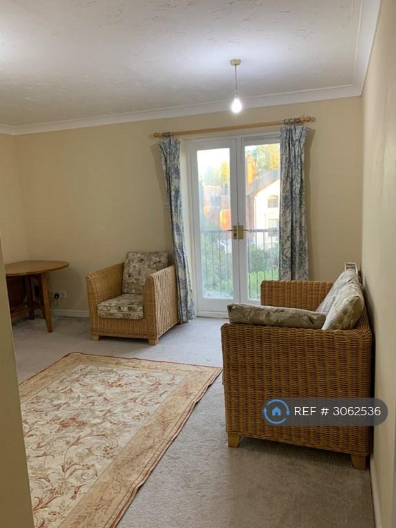 Apartment in Reading - View 3