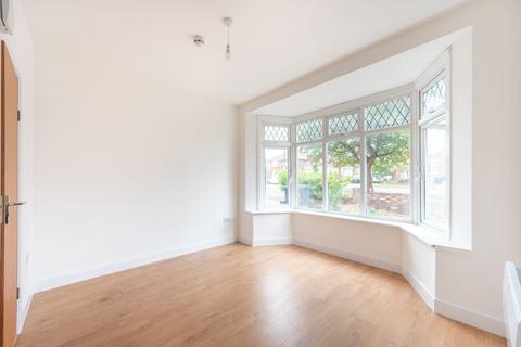 5 bedroom semi-detached house to rent, Whitton Avenue East, UB6, Sudbury, Greenford, UB6