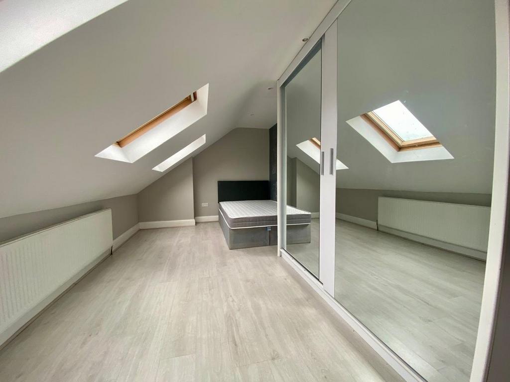 Apartment in London - View 2