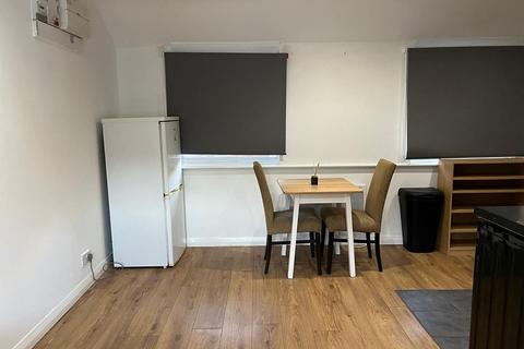 Studio to rent, London SW19