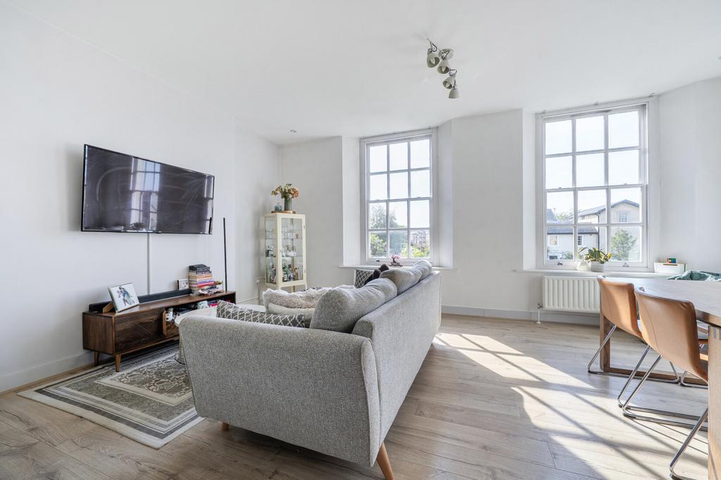 Apartment in Reading - View 4