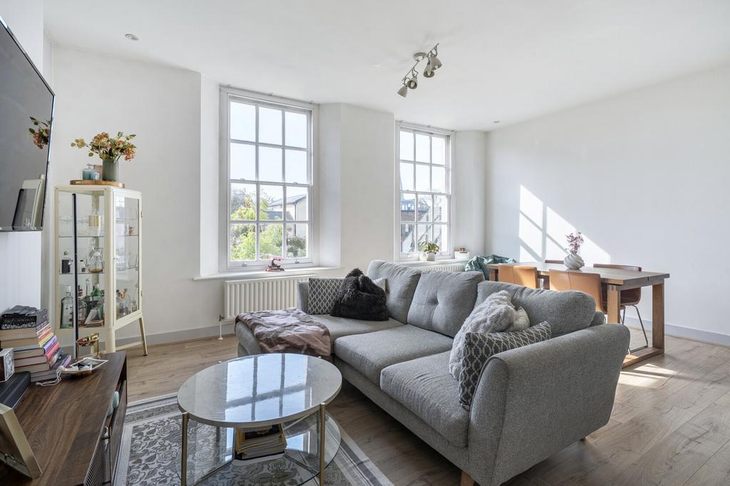 Apartment in Reading - View 5