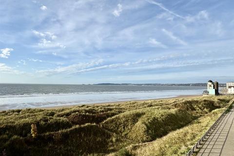 2 bedroom apartment for sale, Fishermans Way, Marina, Swansea