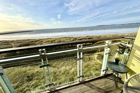 2 bedroom apartment for sale, Fishermans Way, Marina, Swansea