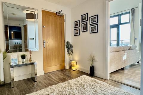 2 bedroom apartment for sale, Fishermans Way, Marina, Swansea