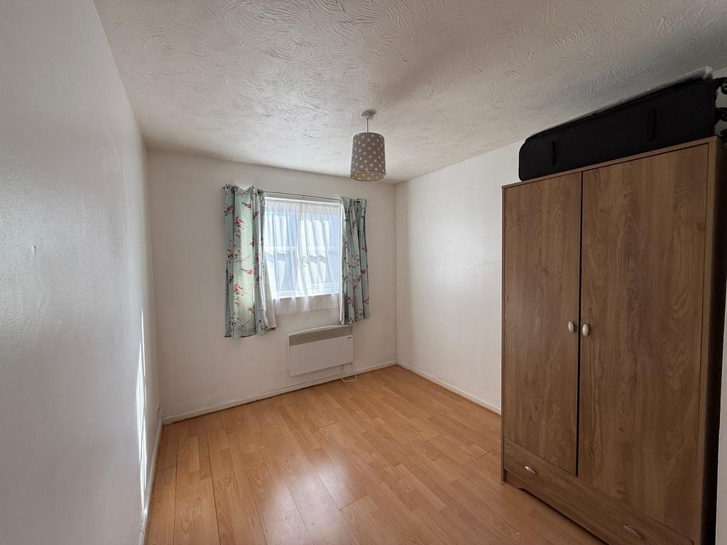 Apartment in Wembley, Sudbury - View 2