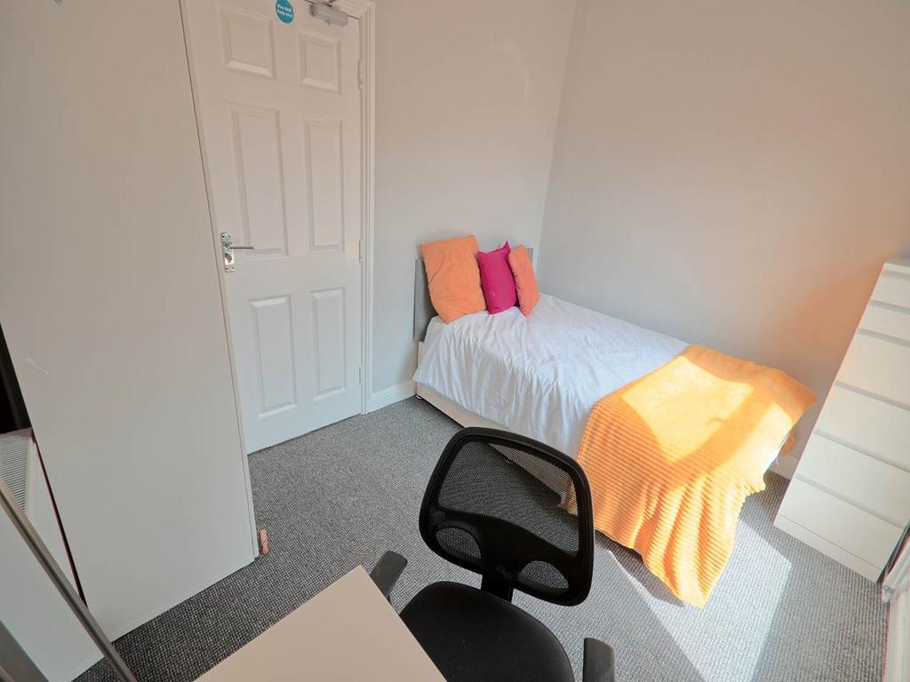 House in Liverpool, Wavertree - View 3