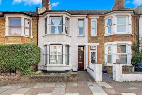 3 bedroom house for sale, Squires Lane, London
