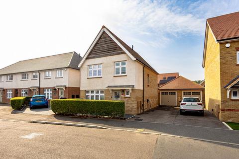 3 bedroom detached house for sale, Dixon Road, Basildon, SS16