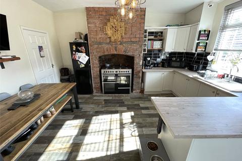 2 bedroom terraced house to rent, Coach Road, Wakefield, WF1