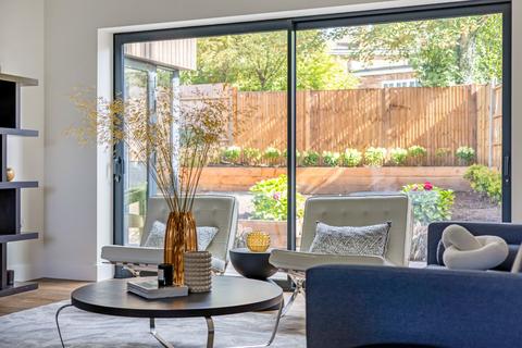 2 bedroom detached house for sale, Leatherhead Road, Oxshott, Leatherhead, Surrey, KT22