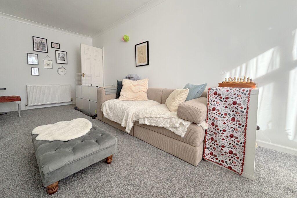 Apartment in Talbot Village, Ensbury Park, Bournemouth - View 4