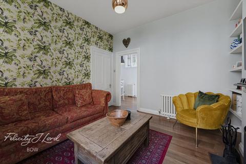 2 bedroom cottage for sale, Fairfield Road, London