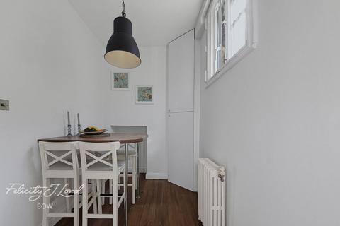 2 bedroom cottage for sale, Fairfield Road, London