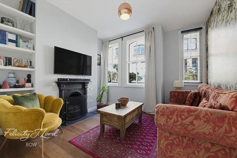 2 bedroom cottage for sale, Fairfield Road, London