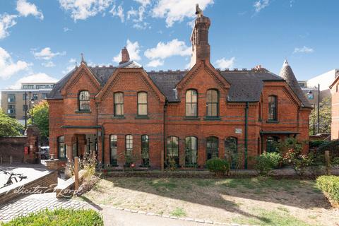 2 bedroom cottage for sale, Fairfield Road, London