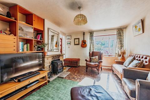 5 bedroom detached house for sale, Smallfield Road, Horley